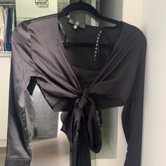 Missguided Cropped Wrap Top Size 0 - Picture 1 of 3